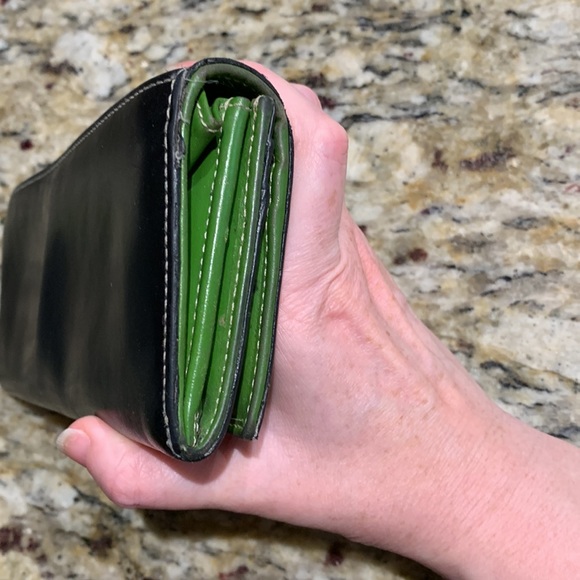 Kate spade black leather wallet with green interior 1 zip pouch 3 pockets - Picture 6 of 13